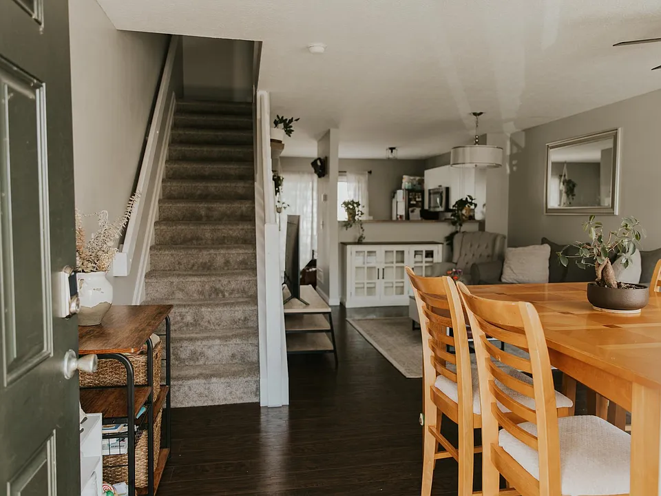 Entrance view of open floorpan