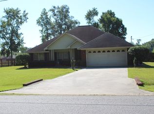 113 Edgewater Dr, Midway, GA 31320