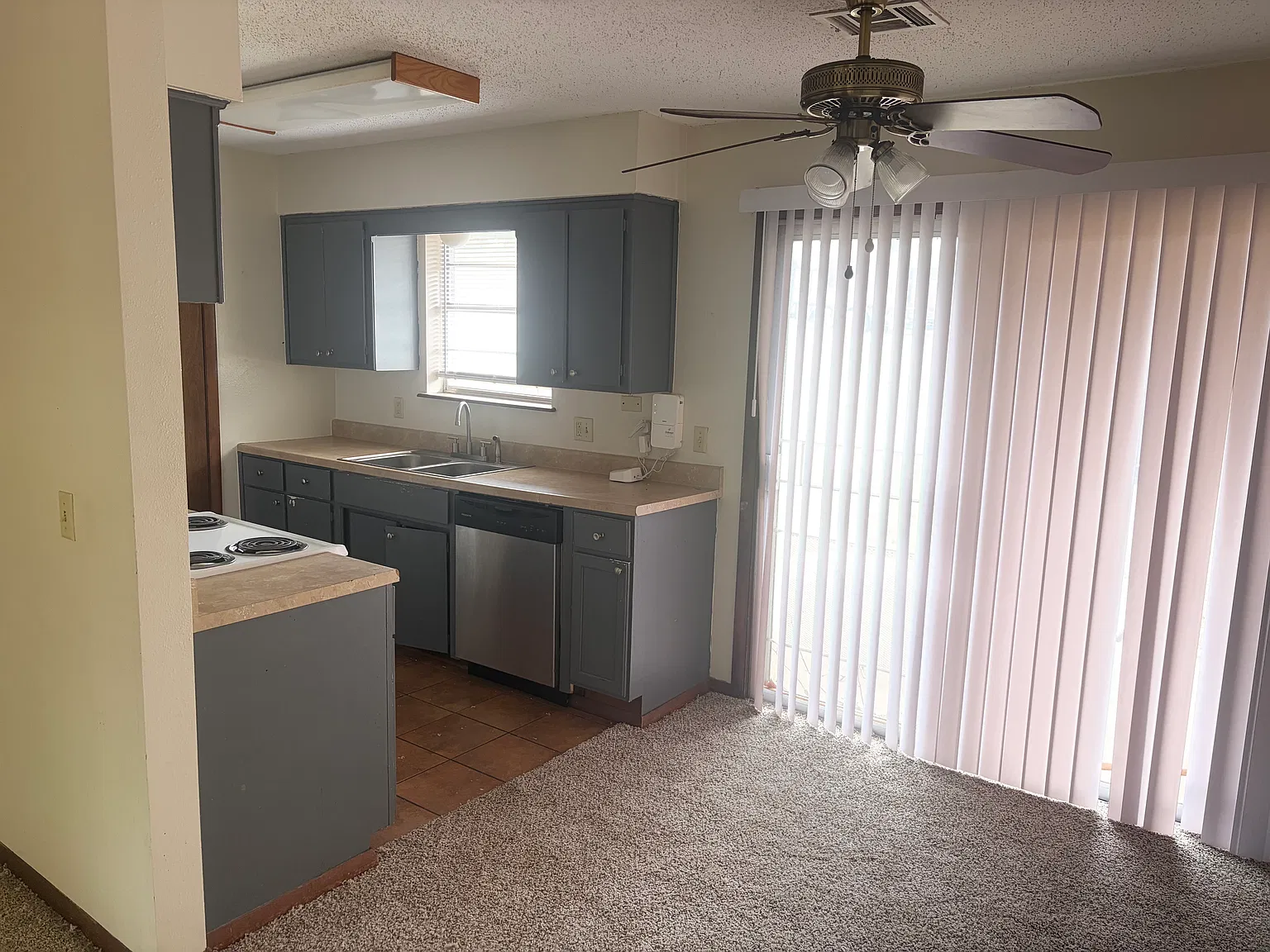 3 bed, 1.5 bath, 1176 sqft, $975 — Photo 4