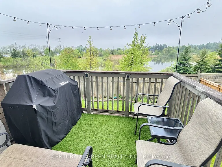 12 Royal West Dr — Photo 39
