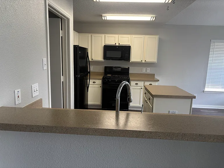 1384 Havelock Dr — Photo 16