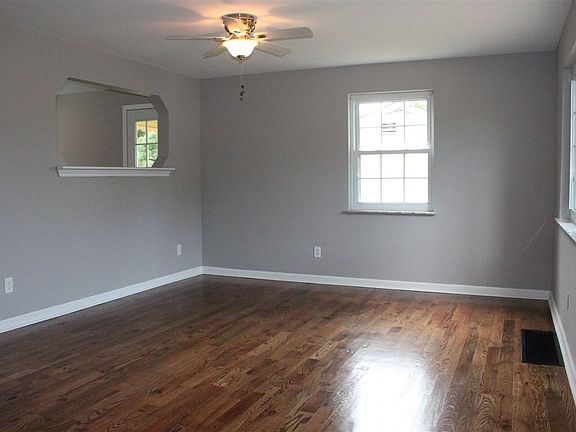 4th image of 2824 Coral Dr