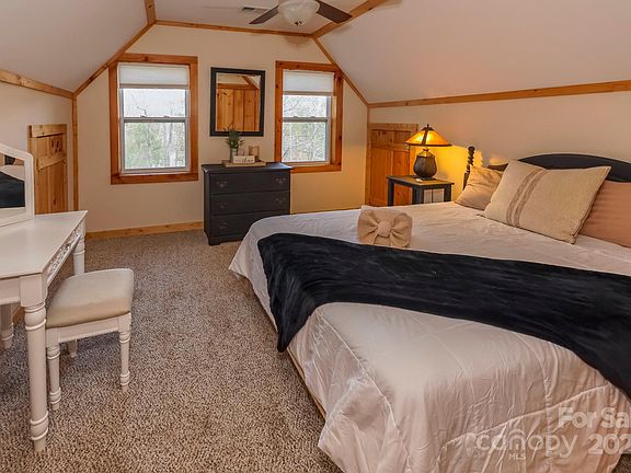 17th image of 351 Chickadee Ave