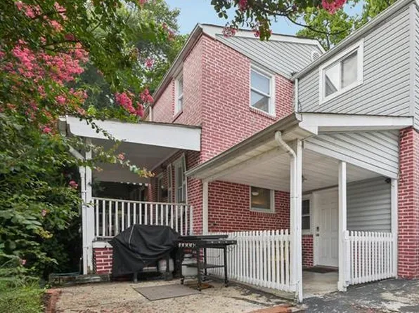 3705 S Four Mile Run Dr, Arlington, VA 22206