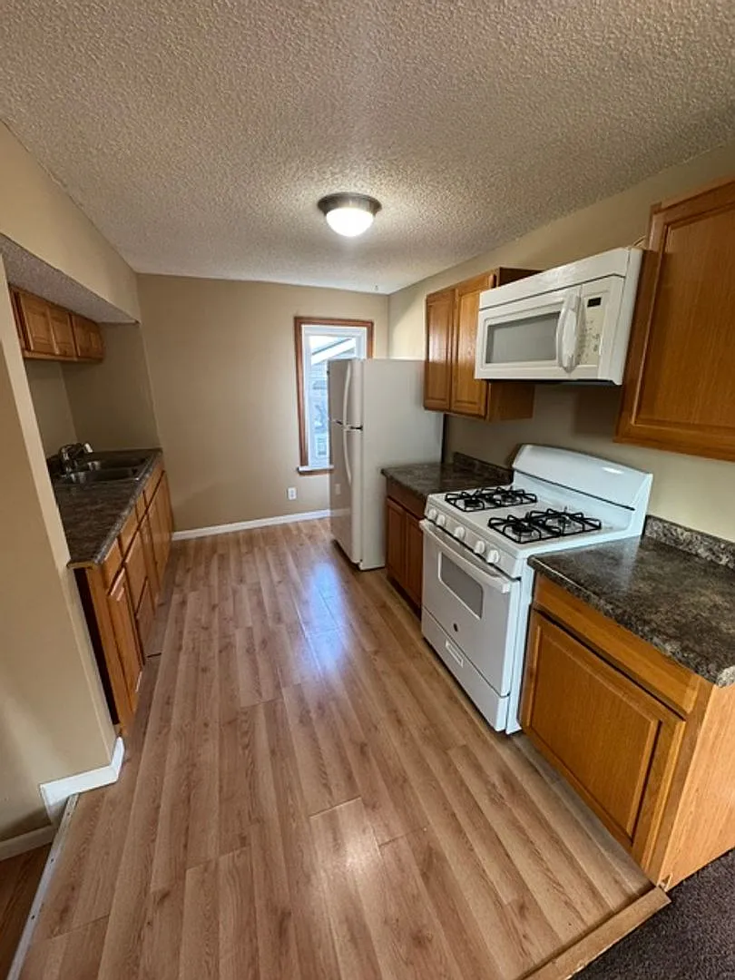 534 South Street — Photo 3