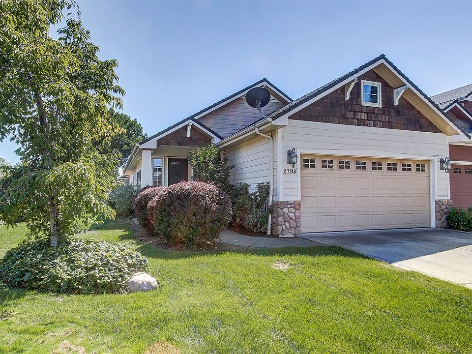 1st image of 2794 Parkwood Village Ln