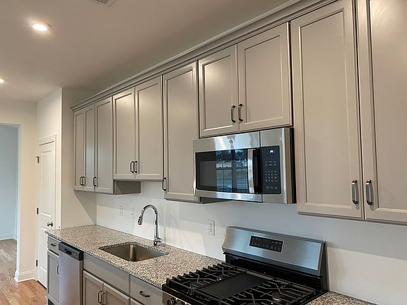 4th image of 111 Ironwood Dr
