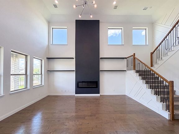 3rd image of 7592 Sanctuary Dr