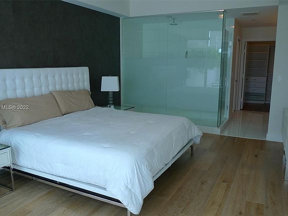 4th image of 2020 N Bayshore Dr APT 501