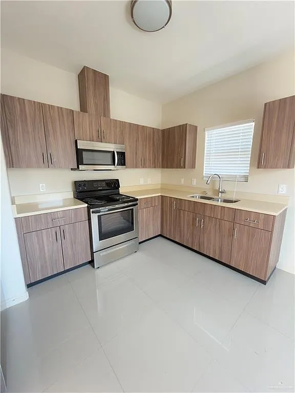 2 bed, 2.0 bath, 1030 sqft, $1,150 — Photo 2