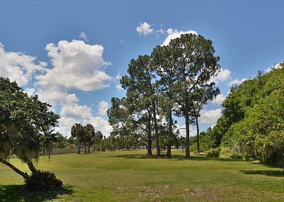 3rd image of 2780 Narcissus Ave