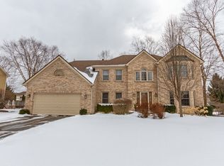 1661 Flagstone Dr, Crystal Lake, IL 60014