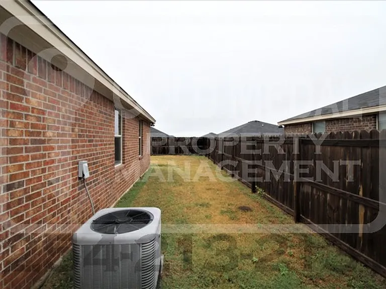 4505 Cambridge Dr — Photo 30