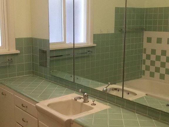 4th image of 701 Hobson St