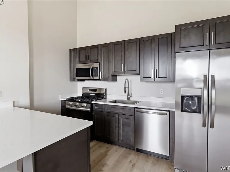 136 Seneca St — Photo 15