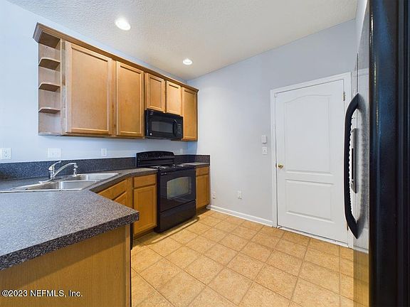 5th image of 12295 BLACK WALNUT Court