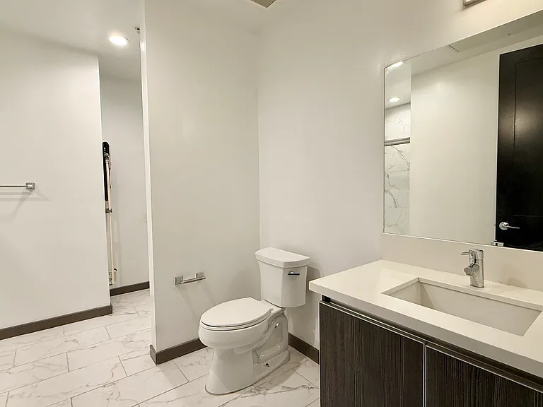 642 N Hobart Blvd #102 — Photo 8