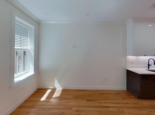 33 Grove St #4RYTUTU, Boston, MA 02114