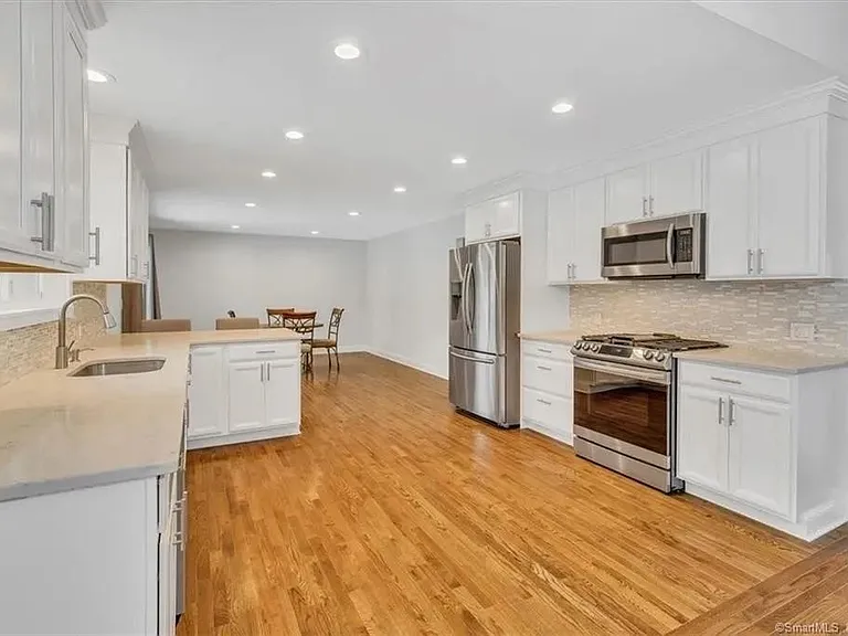 7 Redwood Ln — Photo 5