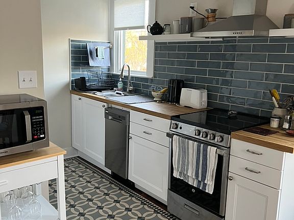 3rd image of 59 S 15th St #1/2