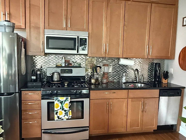 647 Garden St #1W — Photo 1