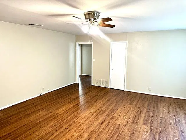 3 bed, 1.0 bath, 1390 sqft, $1,400 — Photo 3