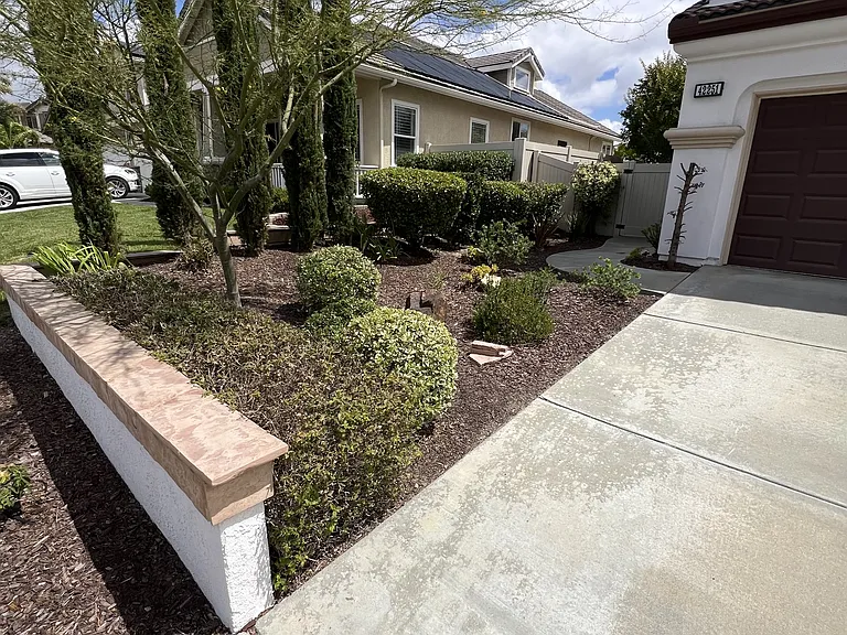42251 Harwick Ln — Photo 4