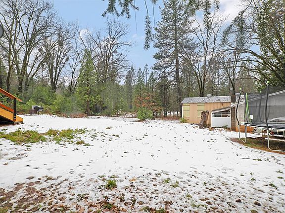 3rd image of 16586 Willow Glen Rd