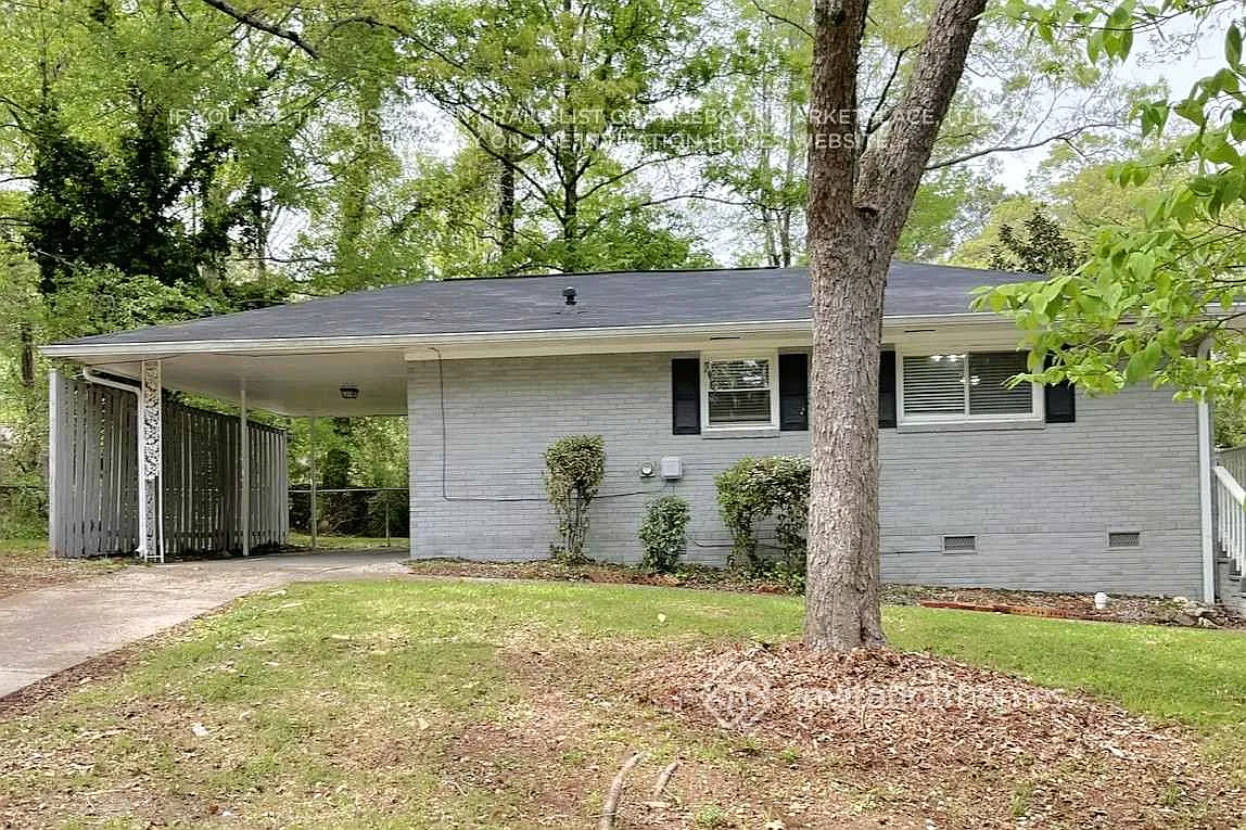 Building Photo - 2701 Connally Dr SW