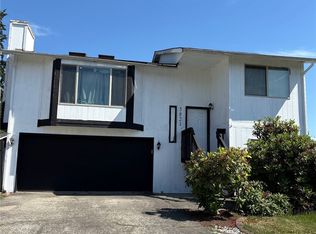 5821 32nd St NE, Tacoma, WA 98422