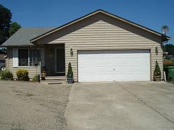 131 Ivy Ln photo 1
