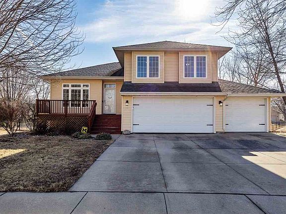 3rd image of 20 Penn Ridge Ct