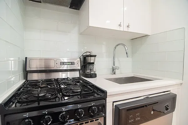 Rented by WAM Partners - William Moses Co. | media 27