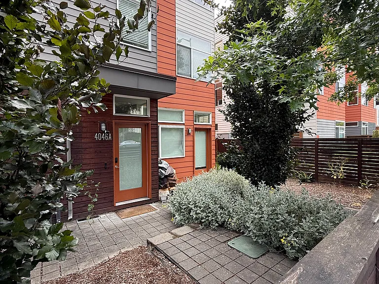 4046A Martin Luther King Jr Way S — Photo 1