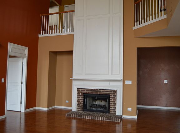3rd image of 4066 Stratford Ln