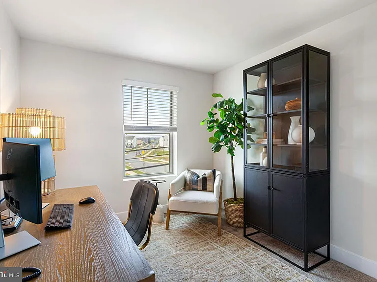 207 Matilda — Photo 24