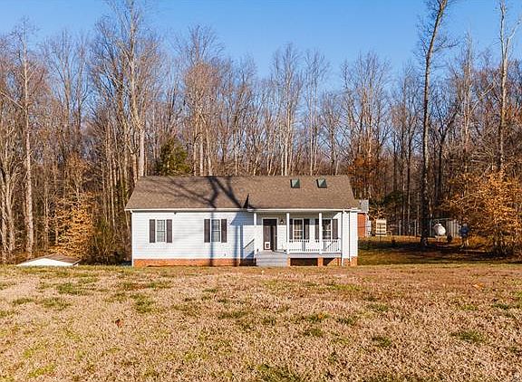 3rd image of 358 Nottoway Ln