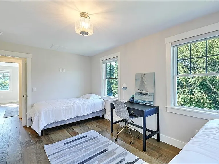 137 Rosebriar Ave — Photo 27