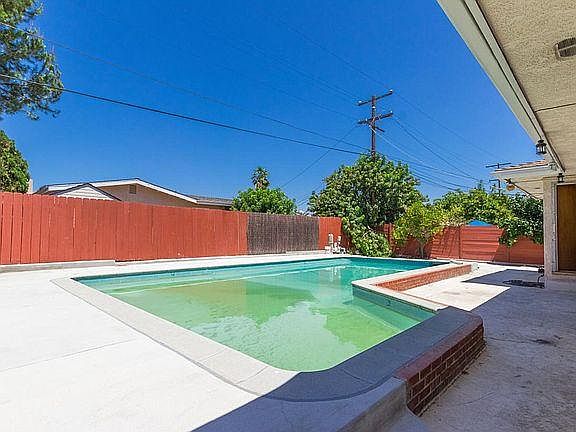 3rd image of 56144 Dorothy Dr