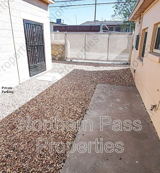 6155 Cleveland Ave #BACK HOUSE — Photo 12