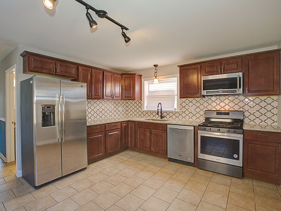 4th image of 12030 S Parnell Ave