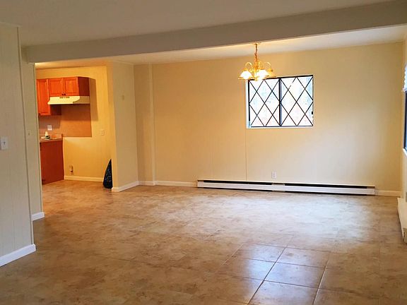 Living/dining area