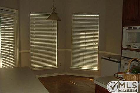 3rd image of 9403 Vista Cir