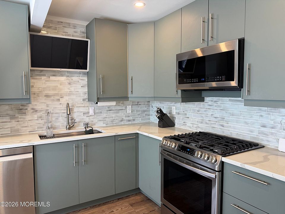 1st image of 15 Beachway Ave #10