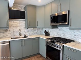 15 Beachway Ave #10, Keansburg, NJ 07734