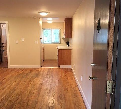 5th image of 5247 15th Ave NE APT 204