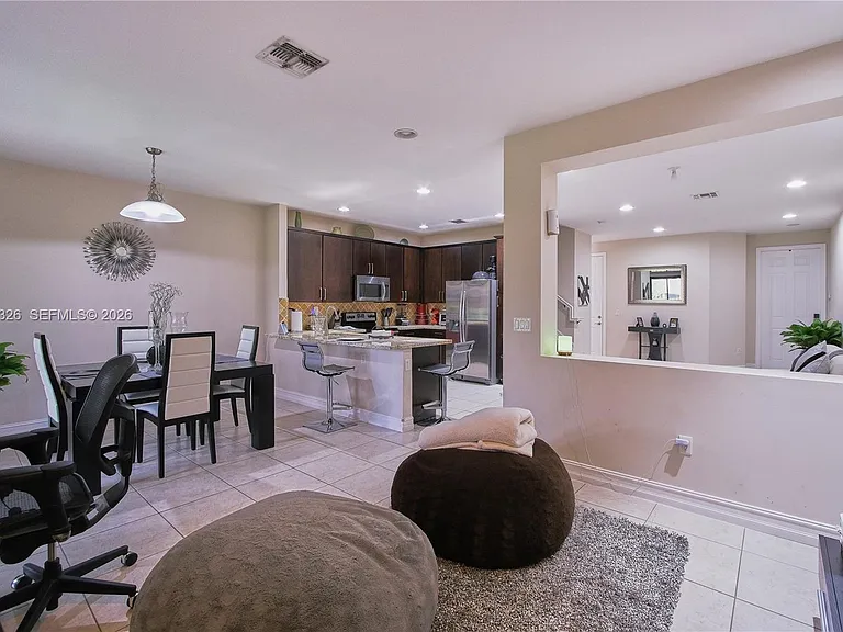 129 Riverwalk Cir E — Photo 9