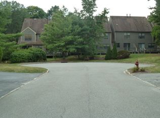 22 Foxboro Ln APT E, West Milford, NJ 07480