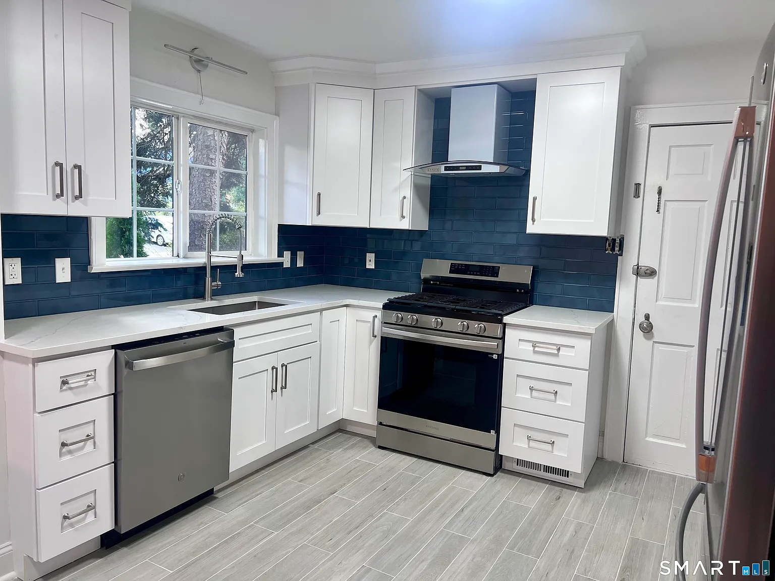 2 bed, 2.0 bath, 1300 sqft, $2,750 — Photo 3