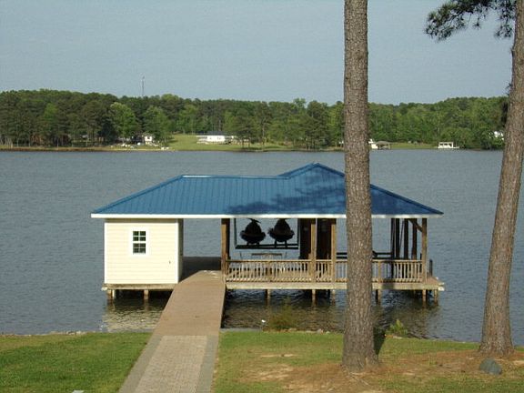 5th image of 266 Chestnut Hl